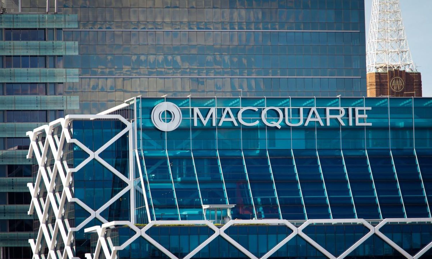 Macquarie AirFinance Announces Private Offering of $500 Million of Senior Unsecured Notes due 2028