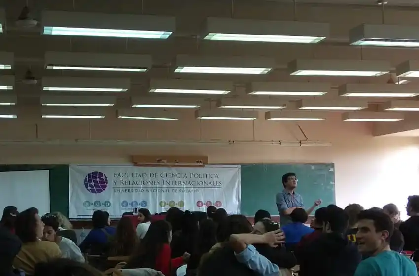 Vuelven las clases: docentes de la UNR nucleados en Coad levantaron el paro