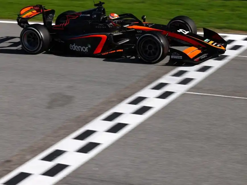 Nicolás Varrone cumplió satisfactoriamente con la primera de las tres jornadas que los 22 participantes inscriptos de Fórmula 2 FIA desarrollan en el circuito de Montmeló.Foto:Campeones