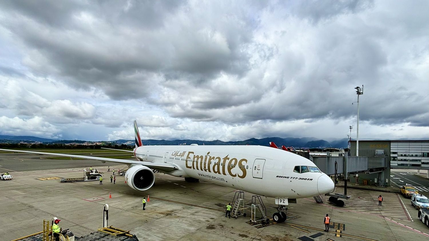 Emirates busca pilotos en Colombia