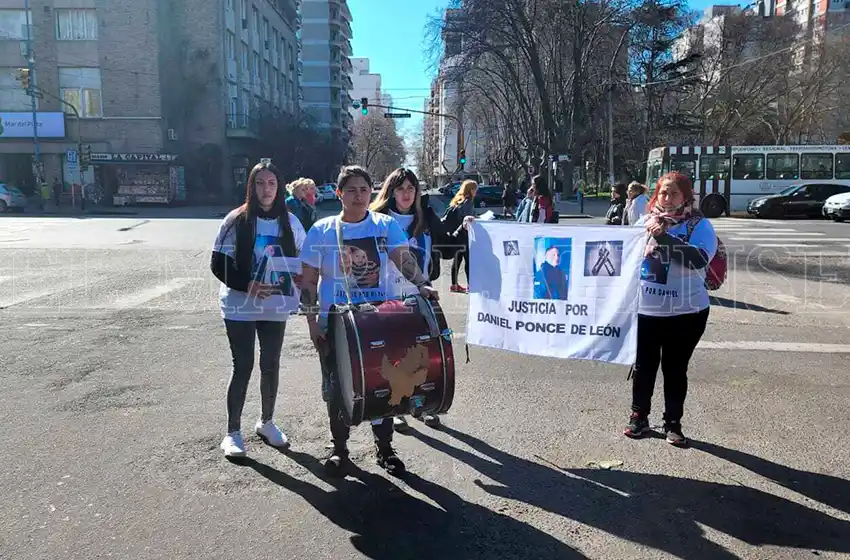 Denuncia que su ex marido fue víctima de "abuso policial"