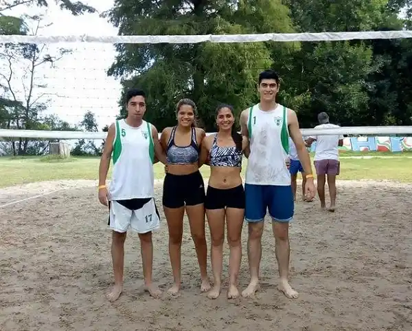 Se jugó un torneo de beach voley por cuartetas en Pescadores