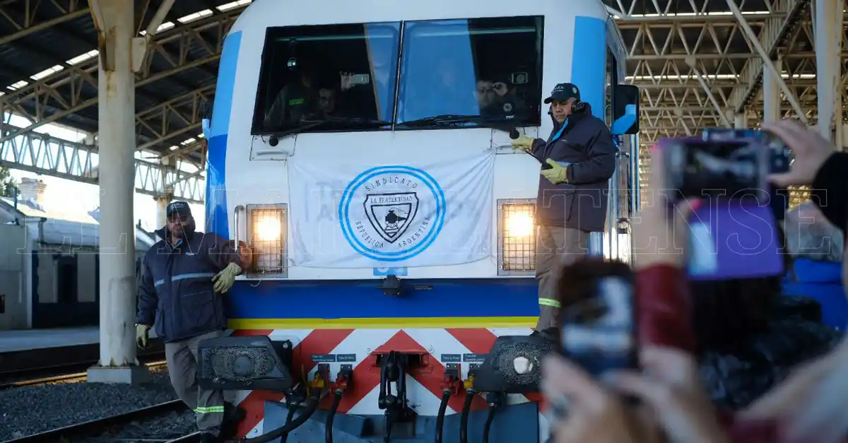 Tras el primer viaje, choferes afirman que el tren funciona con normalidad