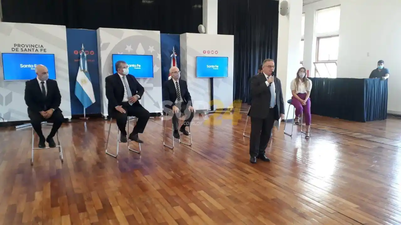 El ministro Lagna presentó a los cinco funcionarios nuevos de Seguridad