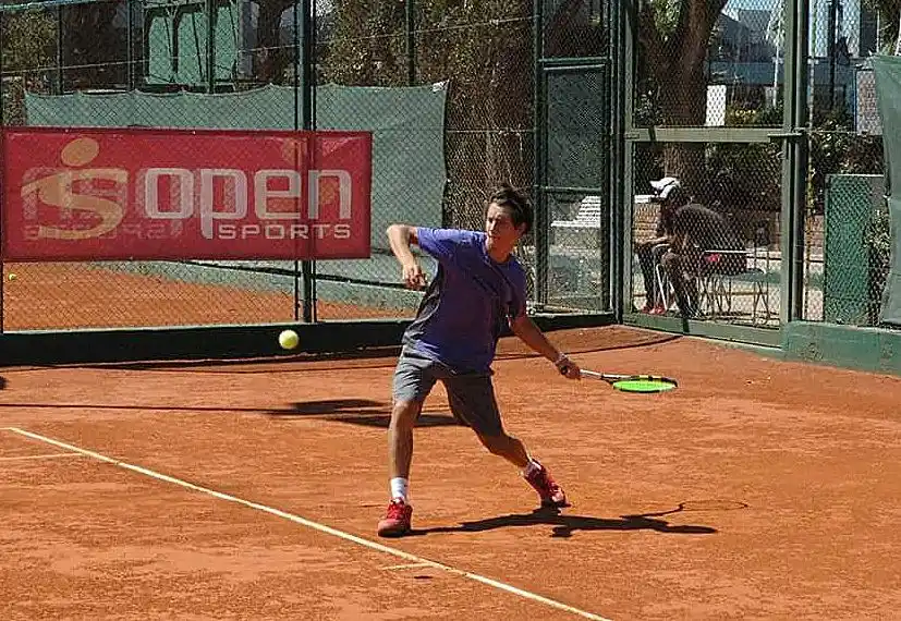 Tres locales en carrera