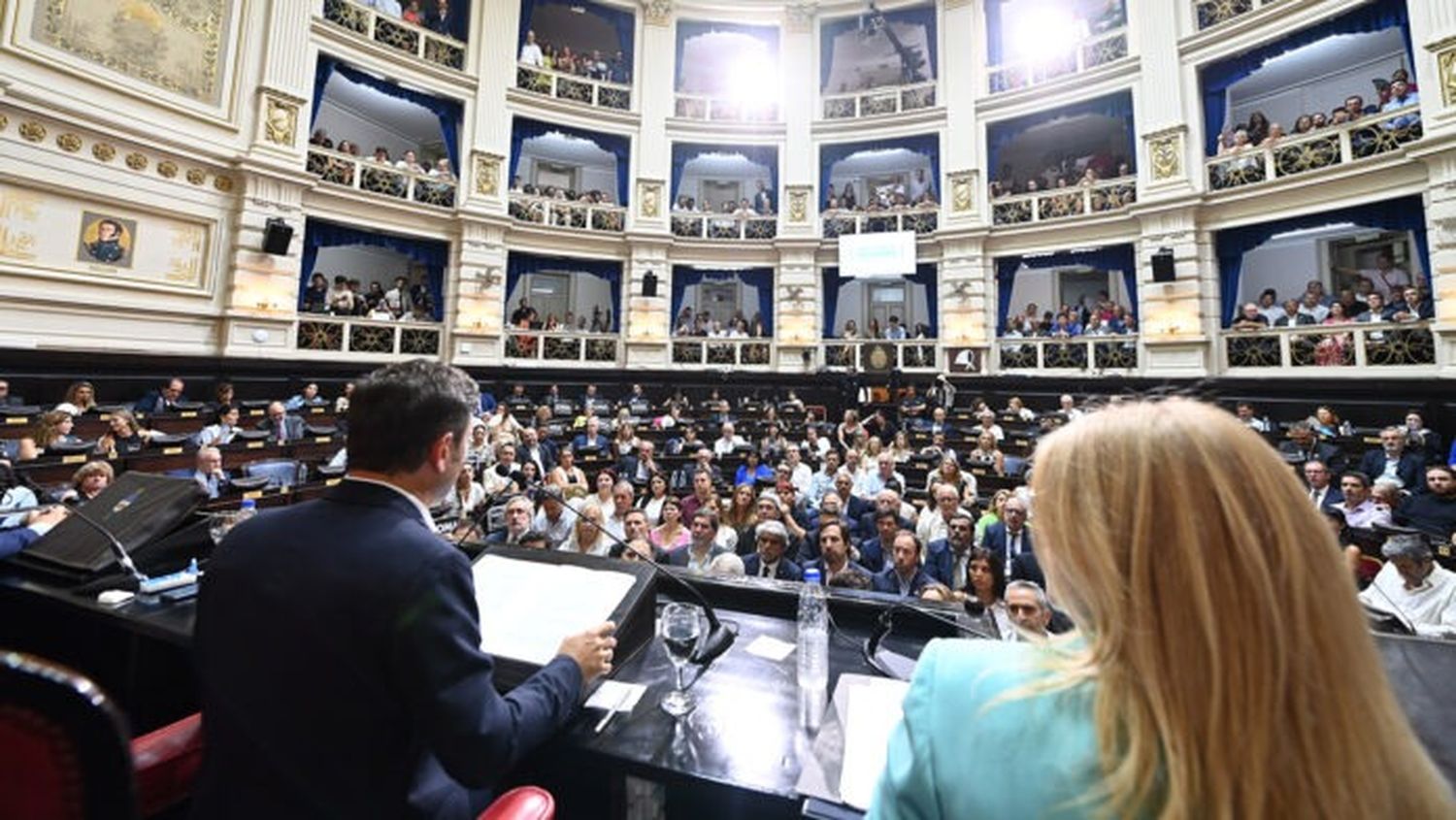 Kicillof propone tomar deuda millonaria y suspender pagos municipales para sostener las finanzas provinciales