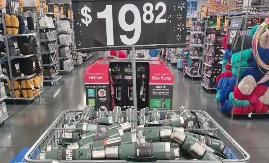 Una polémica comparación por el precio del termo Stanley se hizo viral en las redes