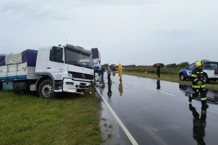 Choque frontal trágico en ruta 13: falleció una mujer de 36 años de edad