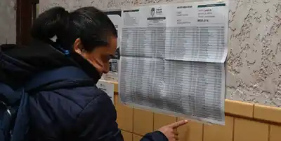 Electores de Santa Fe: más mujeres entre adultos y más varones en voto joven