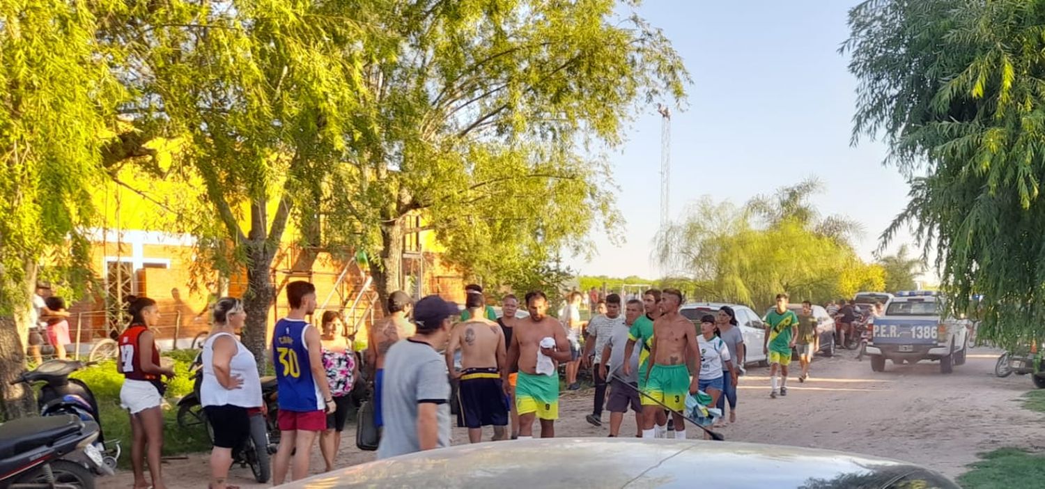 Tras la actuación de la Policía local, se supo que el Tribunal de Penas de la Liga Departamental de Fútbol está evaluando las actuaciones y sanciones que correspondan.