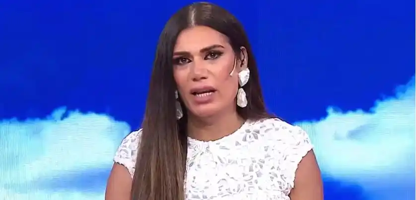 Flor de la V se despidió de Intrusos: “¡Vivan los putos, vivan las travas y viva Perón!”