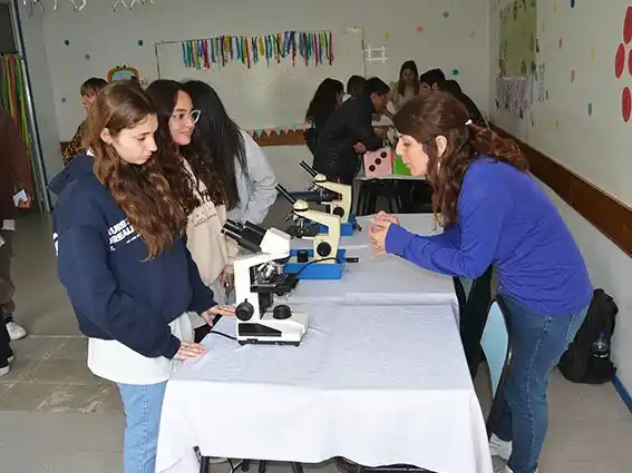 Talleres “Haciendo Ciencia” en el Instituto Leloir