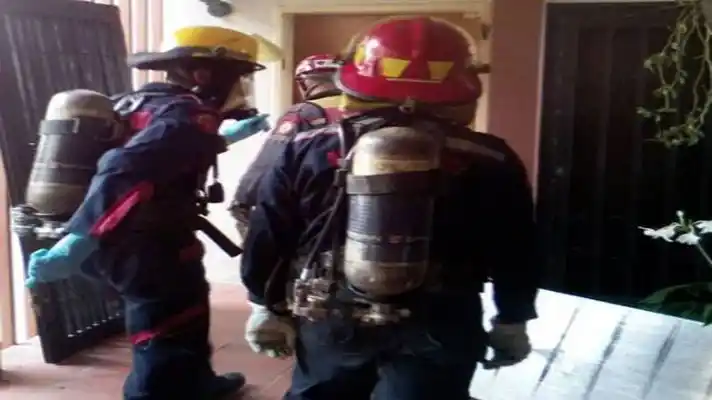 SU NIÑO DE 3 AÑOS ESTABA JUNTO A ELLOS: hallan en descomposición los cuerpos de una pareja en Mérida