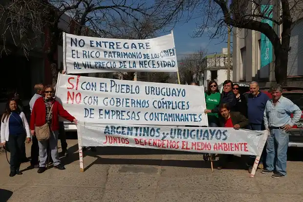 Uruguay celebró su Independencia con reclamo de la Asamblea