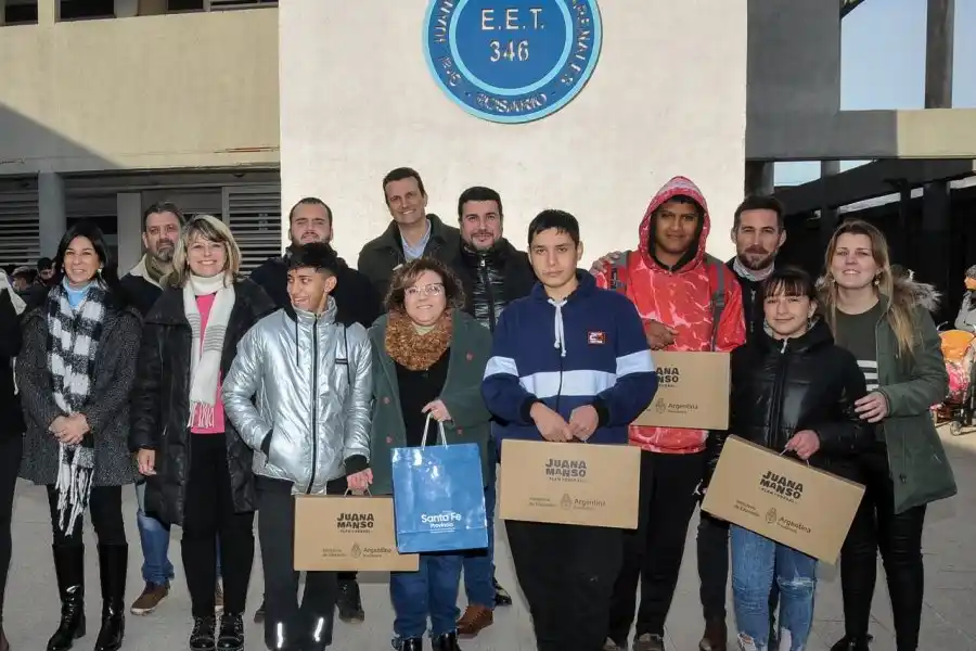 Continúa la entrega de netbooks en escuelas de la provincia de Santa Fe