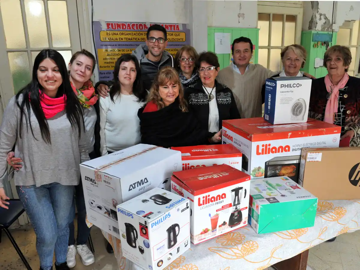 El PRO donó elementos de cocina a Infantia 