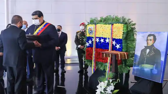 ¿CAMBIANDO LA HISTORIA? Administración de Maduro dice que «no hubo enfrentamiento entre Piar y Bolívar»