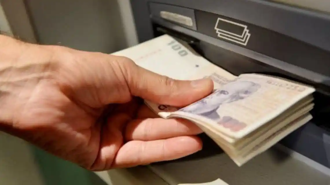 Salarios: perdieron frente a la inflación en junio