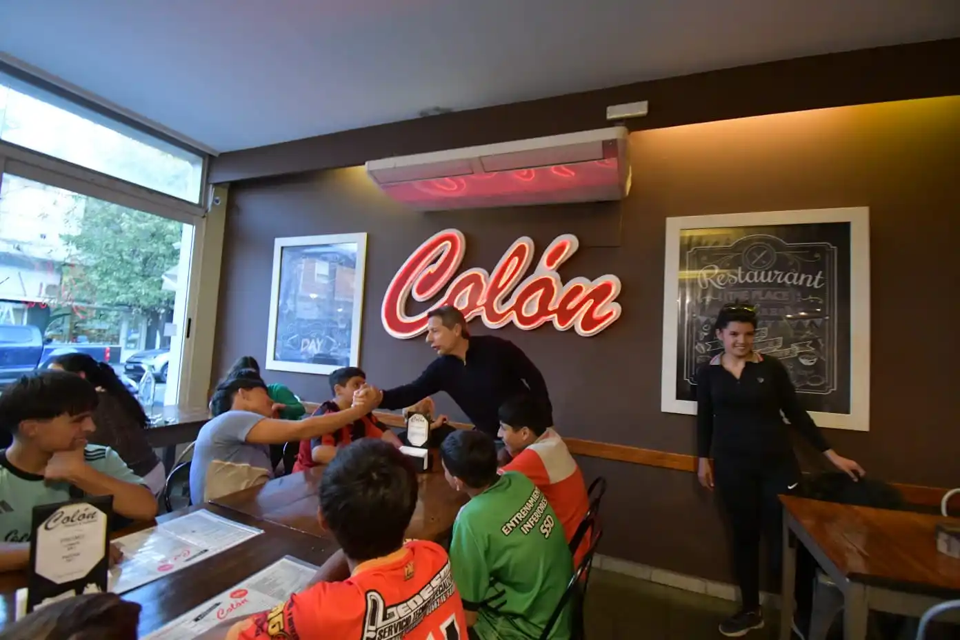 chicos en la colon vacaciones de invierno