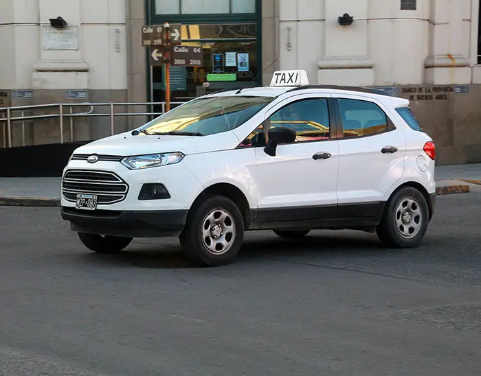 Analizan variantes del proyecto para taxis