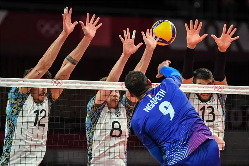 Argentina chocó con una sólida Francia y jugará por el bronce