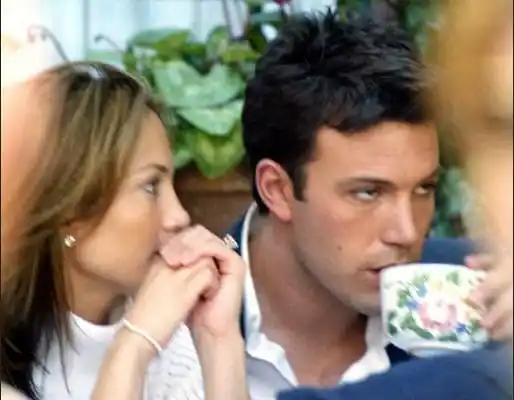 Se volteó la tortilla: TMZ revela que J-Lo y Ben Affleck se «cartean» desde febrero