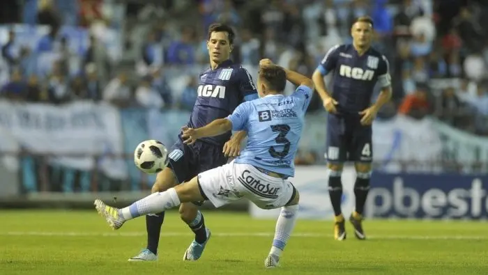 Un ex Racing amargó el debut del Chacho Coudet en la Academia
