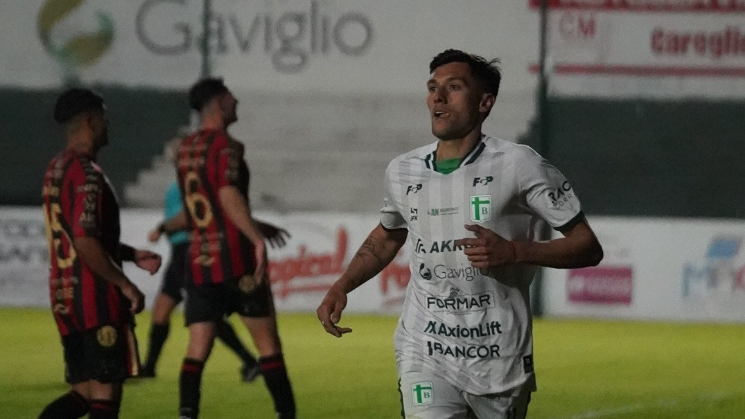 Enzo Avaro le dio la victoria a la "Verde".