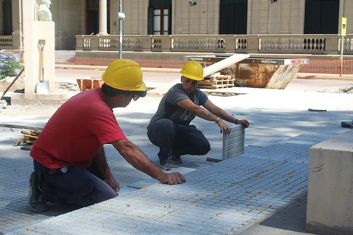 Avanzan los trabajos en plaza Constitución