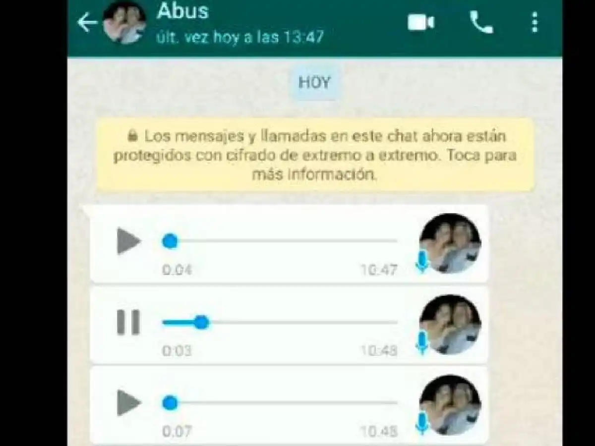 El tierno intento de unos abuelos para enviar una audio de WhatsApp