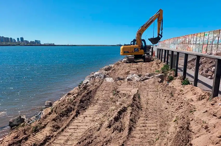 Las tareas se realizan en la Escollera Sur en Mar del Plata.