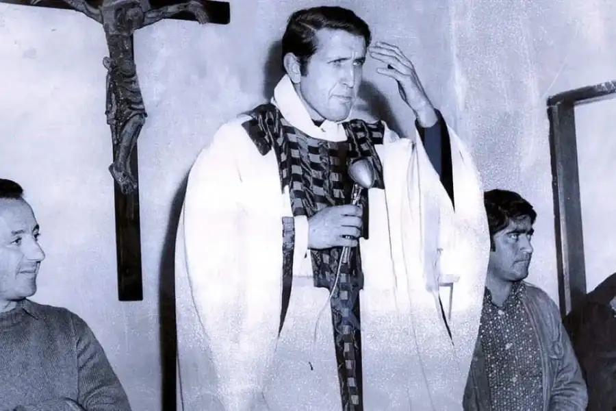 El padre Mugica, asesinado hace 50 años