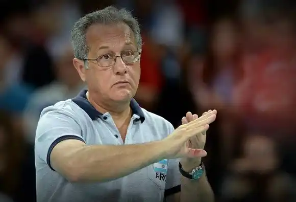 Julio Velasco: “El Vóley me salvó en la Dictadura”