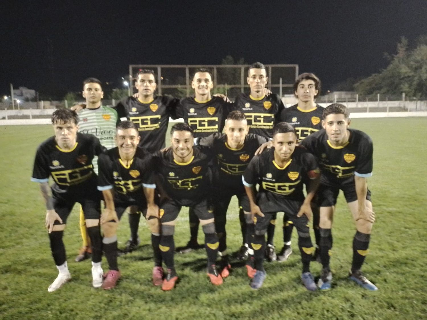 FOTO LIGA TANDILENSE DE FÚTBOL Defensores del Cerro superó la primera instancia.