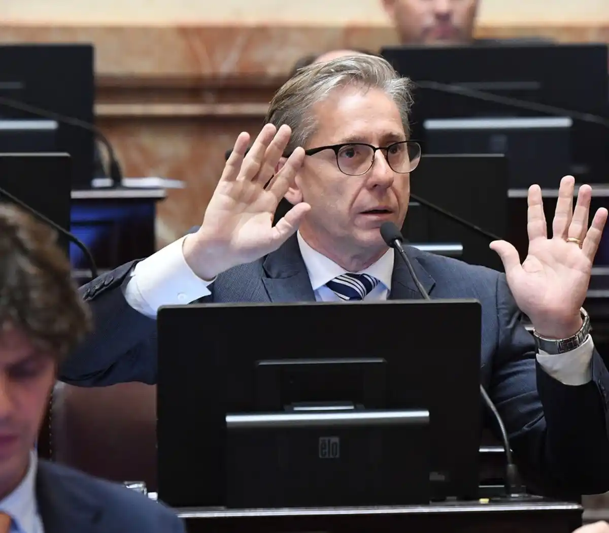 El Senador Vischi quedó en el centro de la polémica por darse vuelta contra su propio proyecto.