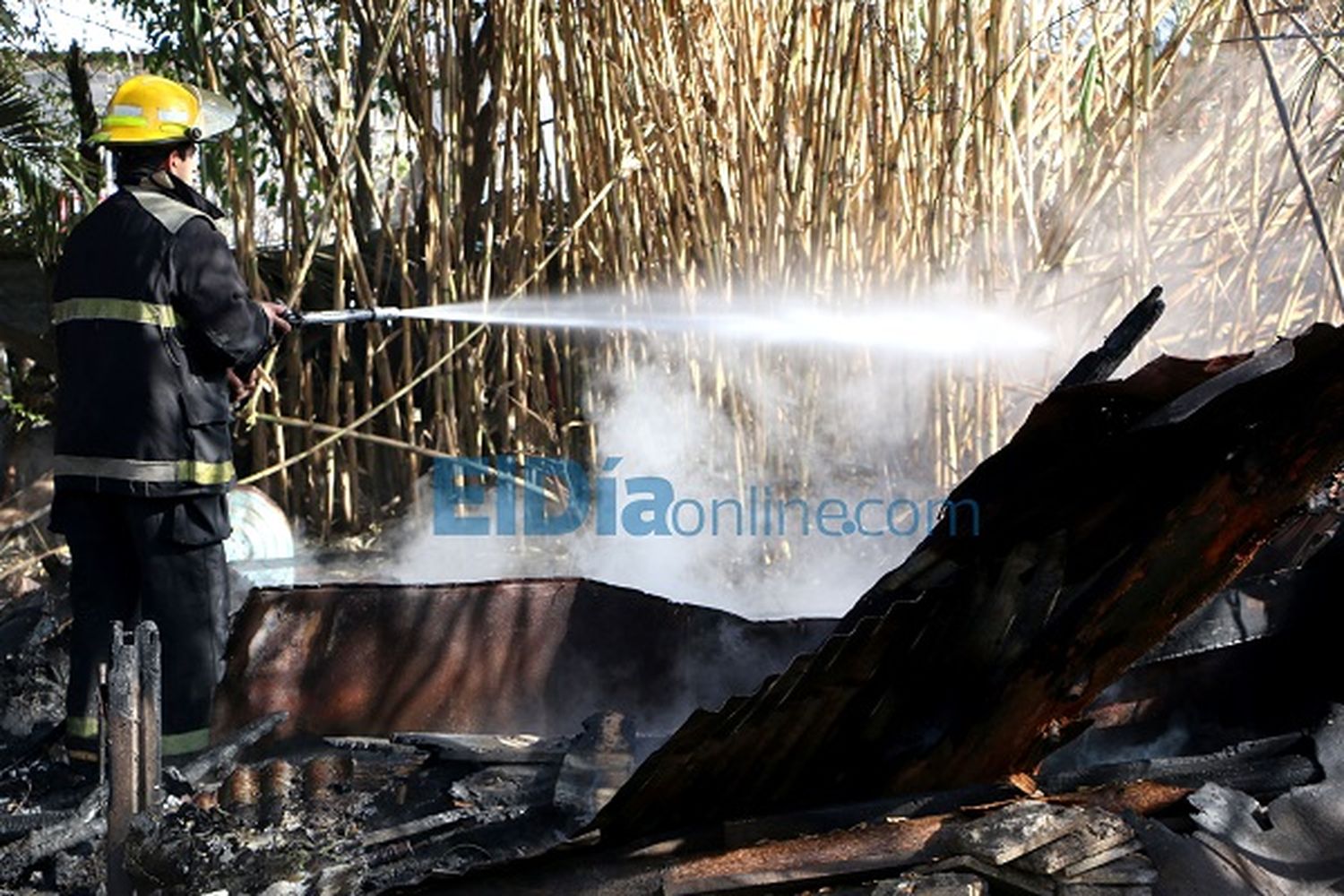 Se incendió una casilla y tuvieron que acudir dos dotaciones de Bomberos