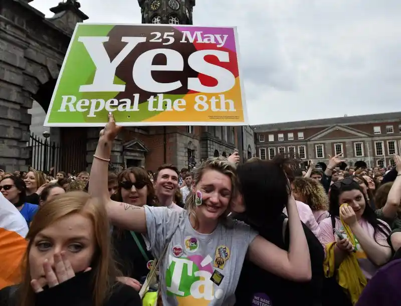 Irlanda apoya legalizar el aborto en un referéndum histórico
