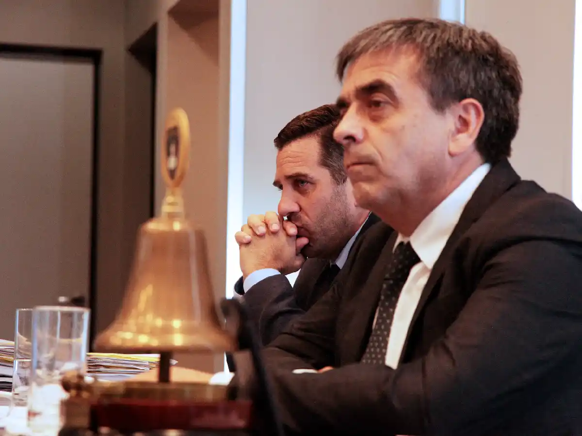 El Ejecutivo quedaría en manos de Klein, a la espera de recuperación de Bernarte
