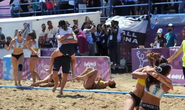 Buenos Aires 2018: las Kamikazes de beach handball ganaron otra medalla de oro 