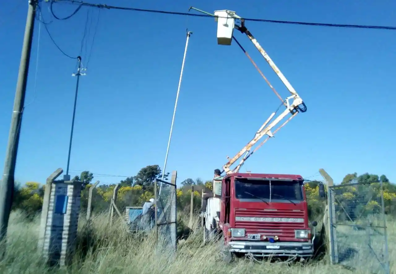 Instalaron bomba de agua en Claraz