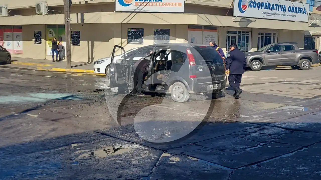 Quequén: se incendió un auto en la calle
