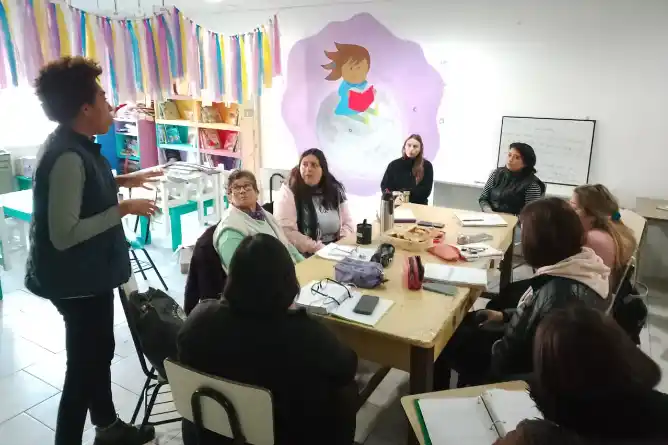 Estudiantes del Plan FinEs y vecinos se capacitan en Chascomús sobre compostaje y separación de residuos