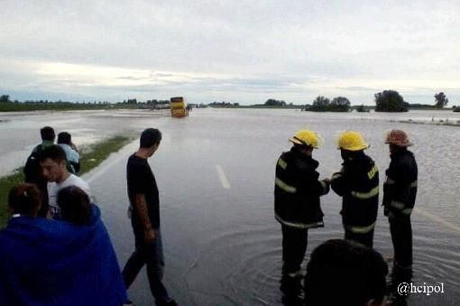 Cortan un tramo de la autopista Buenos Aires-Rosario