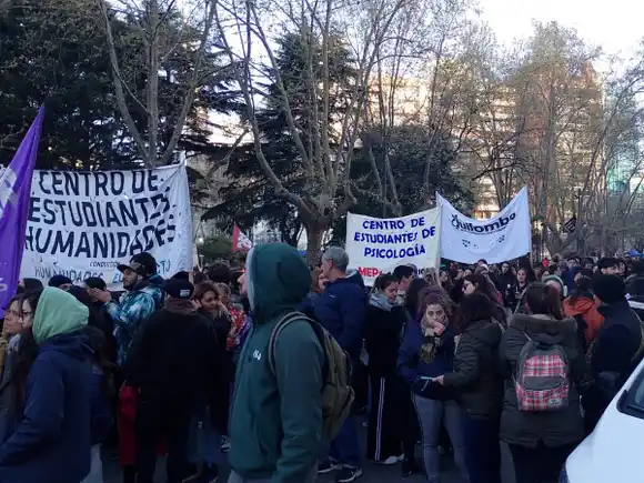 Marcha en Mar del Plata tras el triple femicidio en Florencio Varela