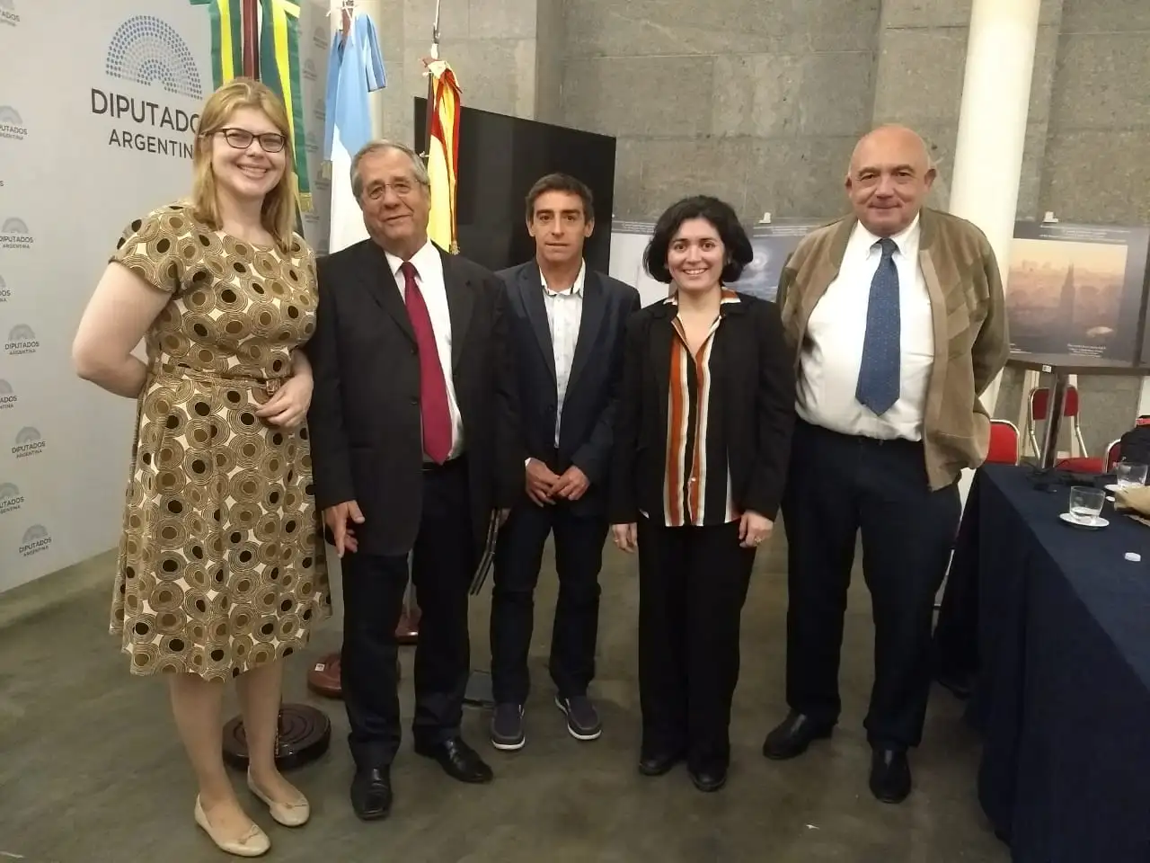 Miguel Ponce, en el centro de la imagen, es profesor e investigador.