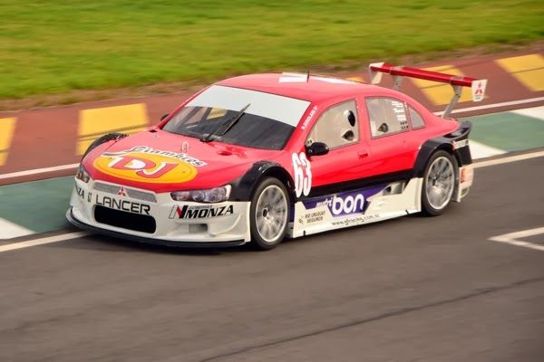 Top Race V6: Girolami se quedó con la punta en Junín