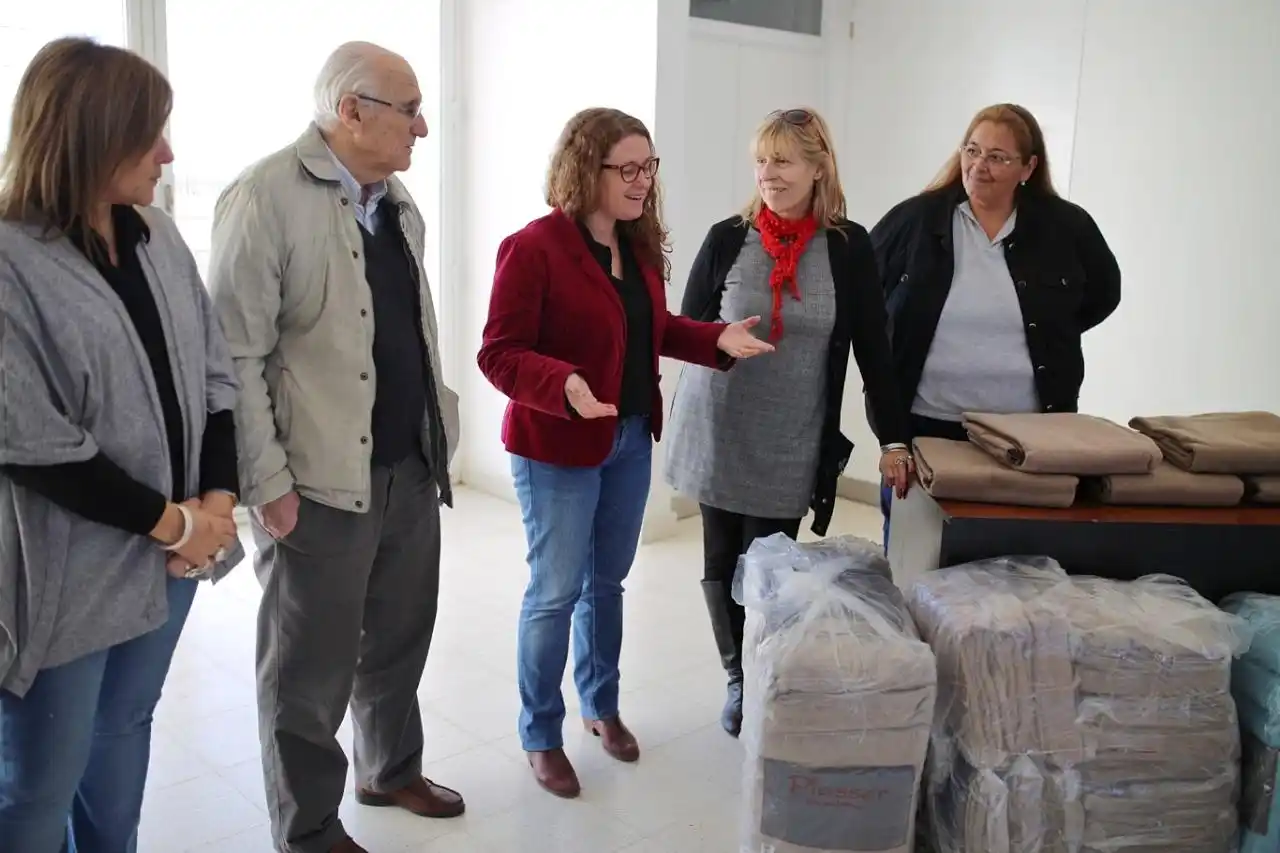 Entregaron frazadas al movimiento Los Sin Techo