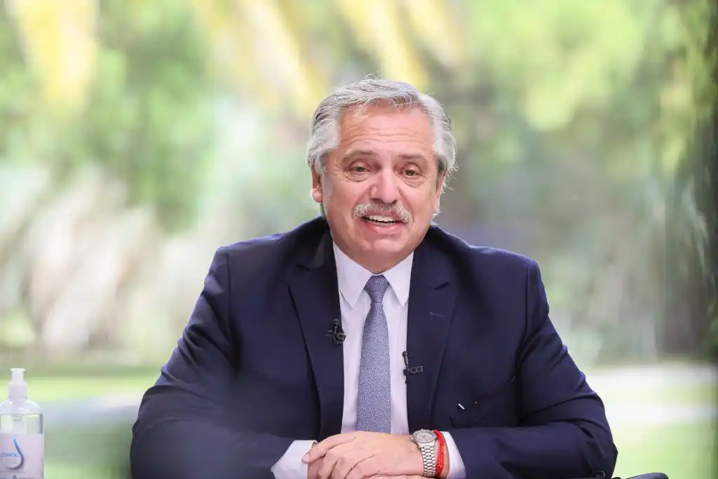Fernández dijo que "no puede haber diferencias ideológicas" en cuestiones de salud pública