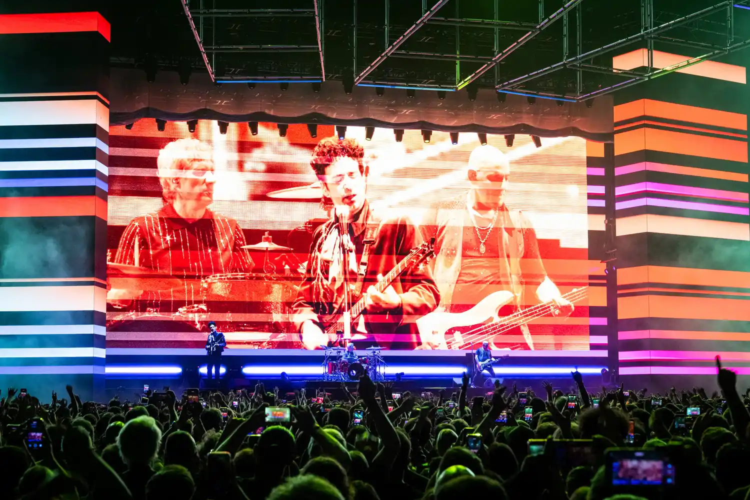 Después de 30 años, el trío integrado por Gustavo Cerati, Charly Alberti y Zeta Bosio volvió a la ciudad.