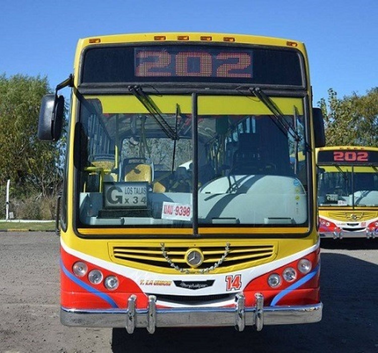 Es un colectivo de la línea 202